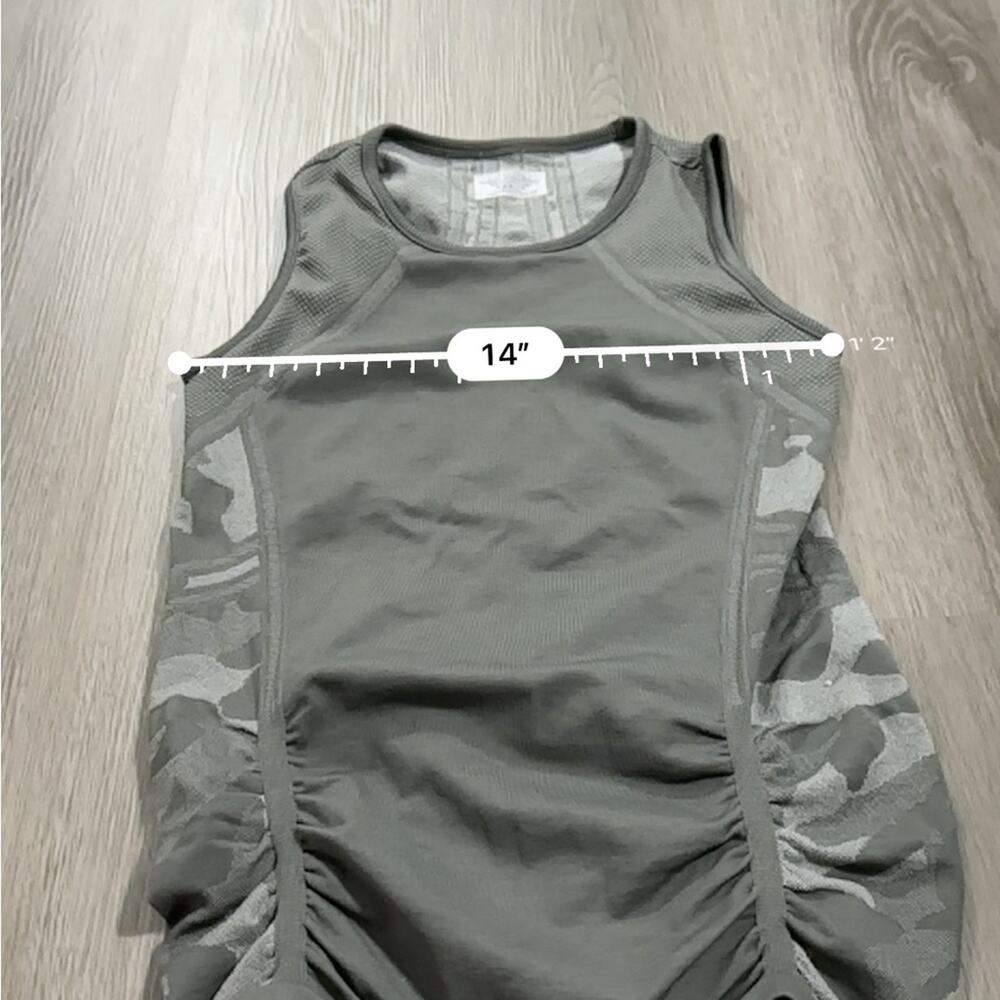 Athleta Camo Gray Fastest‎ Track Sleeveless Muscle Ruched Tank Top Size XS - Picture 8 of 9
